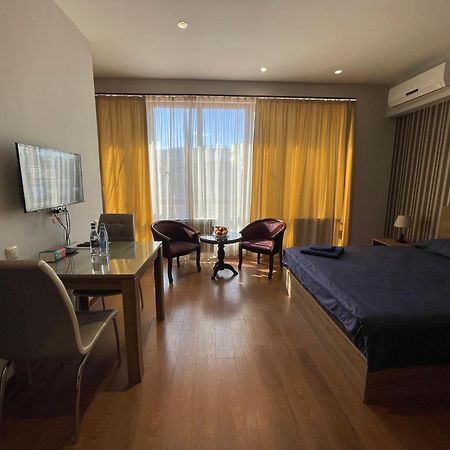 Apartment In Yerevan City Center Republic Square Self Check-In ภายนอก รูปภาพ