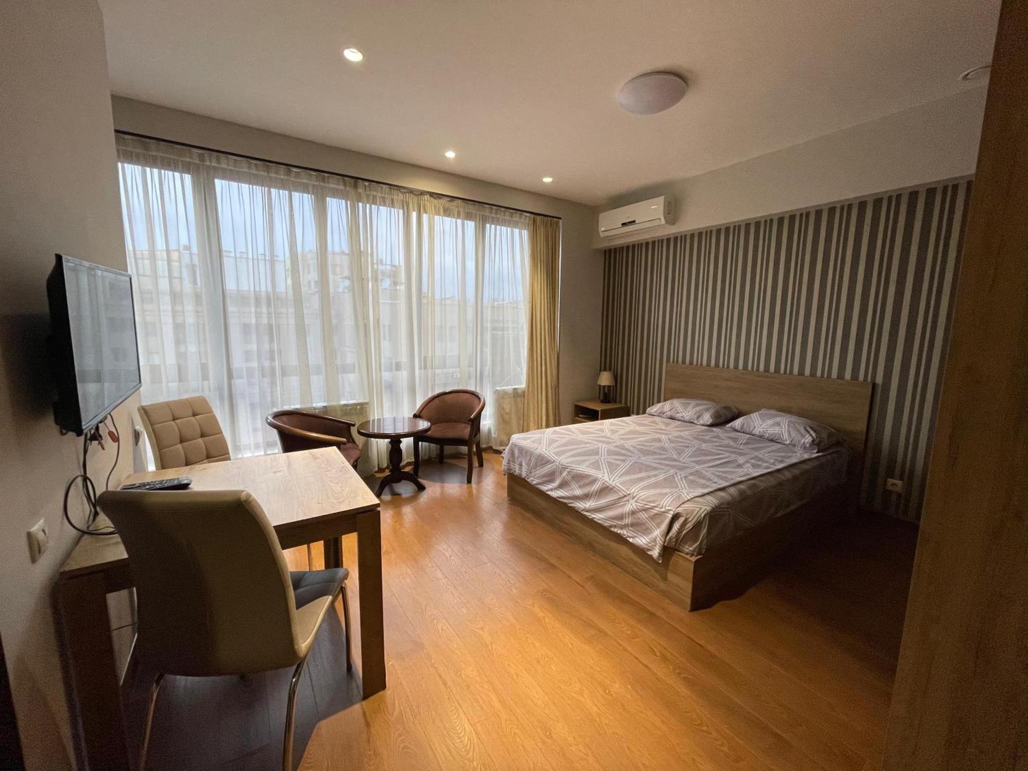 Apartment In Yerevan City Center Republic Square Self Check-In ภายนอก รูปภาพ
